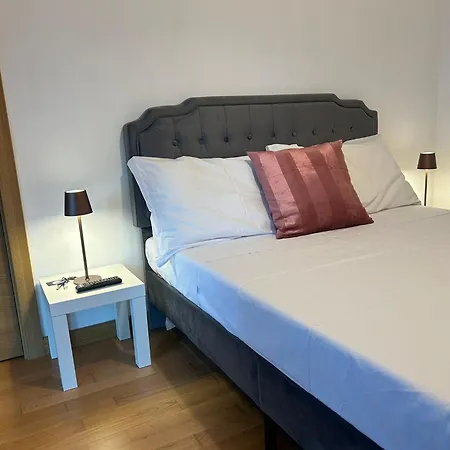 Dina Oda ve Kahvaltı Roma