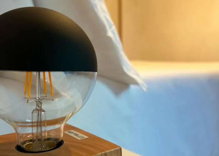 Alojamento de Acomodação e Pequeno-almoço Dina 4*